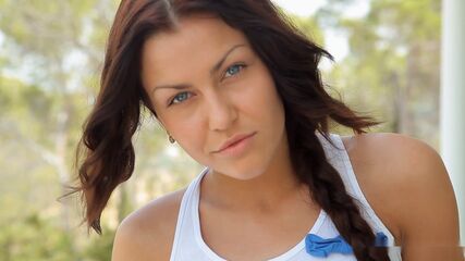 Teen Cums In Sunlight